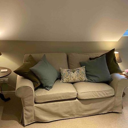 Pewsey Retreat 3 Sleeps -Petfriendly Bbq Parking Apartment Exterior photo
