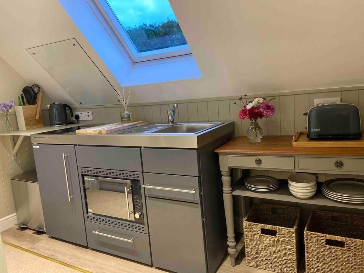 Pewsey Retreat 3 Sleeps -Petfriendly Bbq Parking Apartment Exterior photo