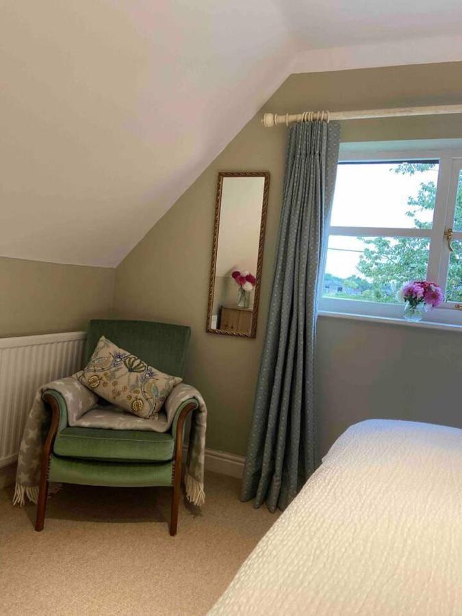 Pewsey Retreat 3 Sleeps -Petfriendly Bbq Parking Apartment Exterior photo